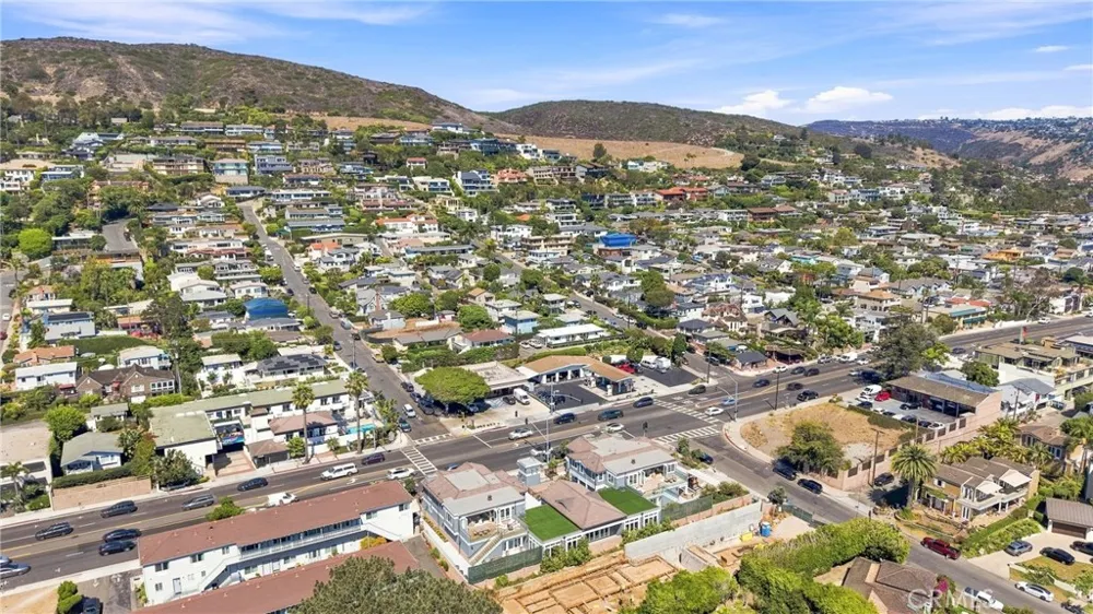 1373 Coast Highway Laguna Beach, CA 92651