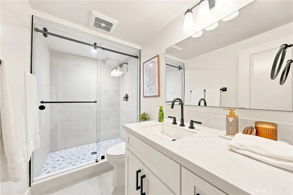 1373 Coast Highway Laguna Beach, CA 92651