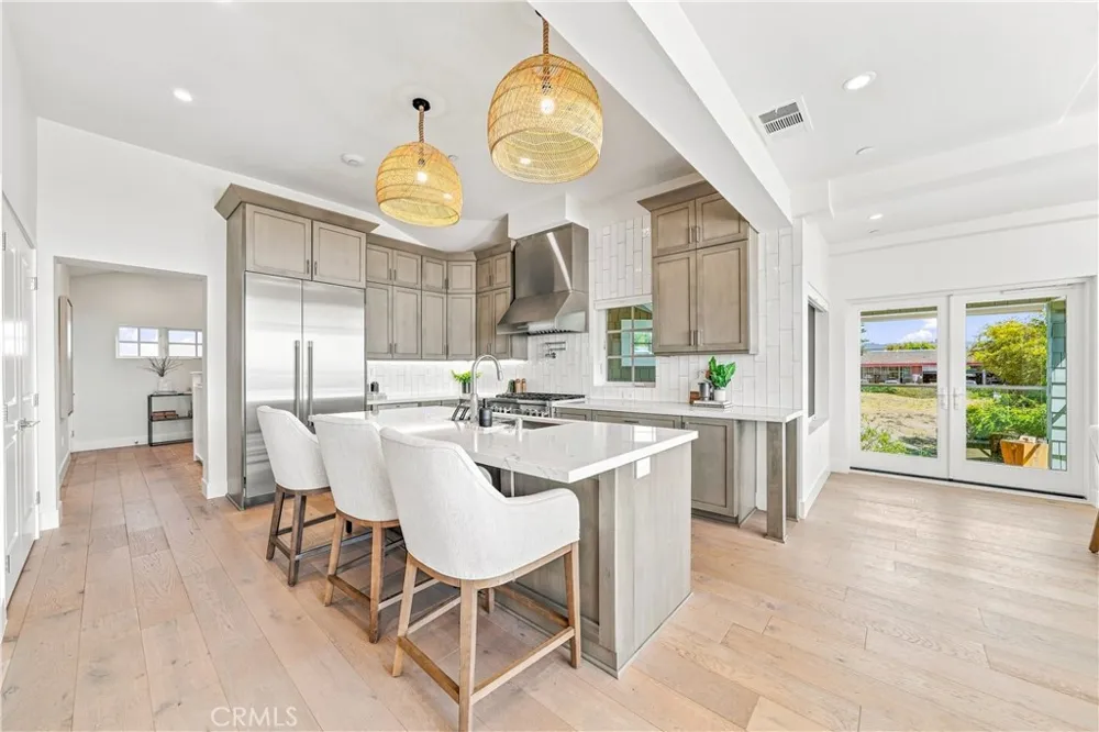 1373 Coast Highway Laguna Beach, CA 92651