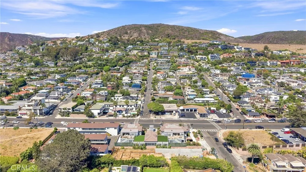 1373 Coast Highway Laguna Beach, CA 92651