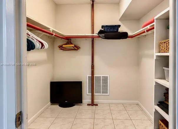 3199 S Ocean Dr #203 Hallandale Beach, FL 33009