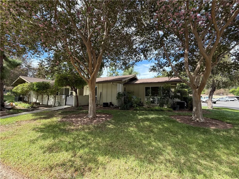 98 Via Estra #C Laguna Woods, CA 92637