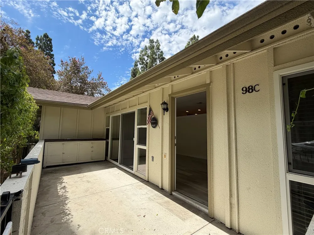 98 Via Estra #C Laguna Woods, CA 92637