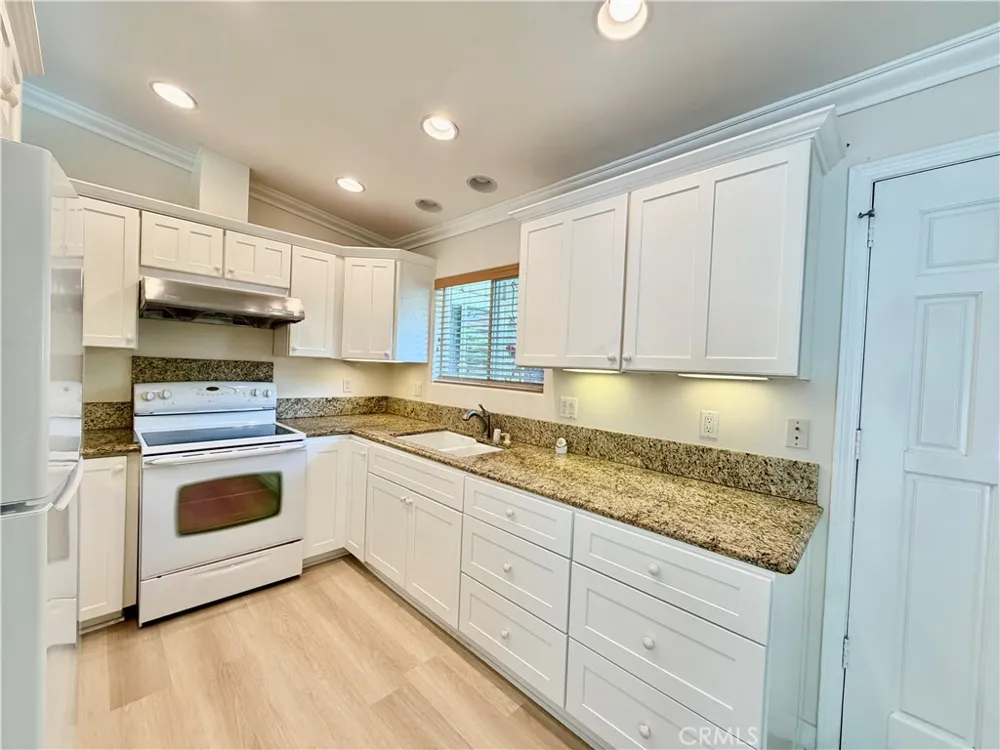 98 Via Estra #C Laguna Woods, CA 92637