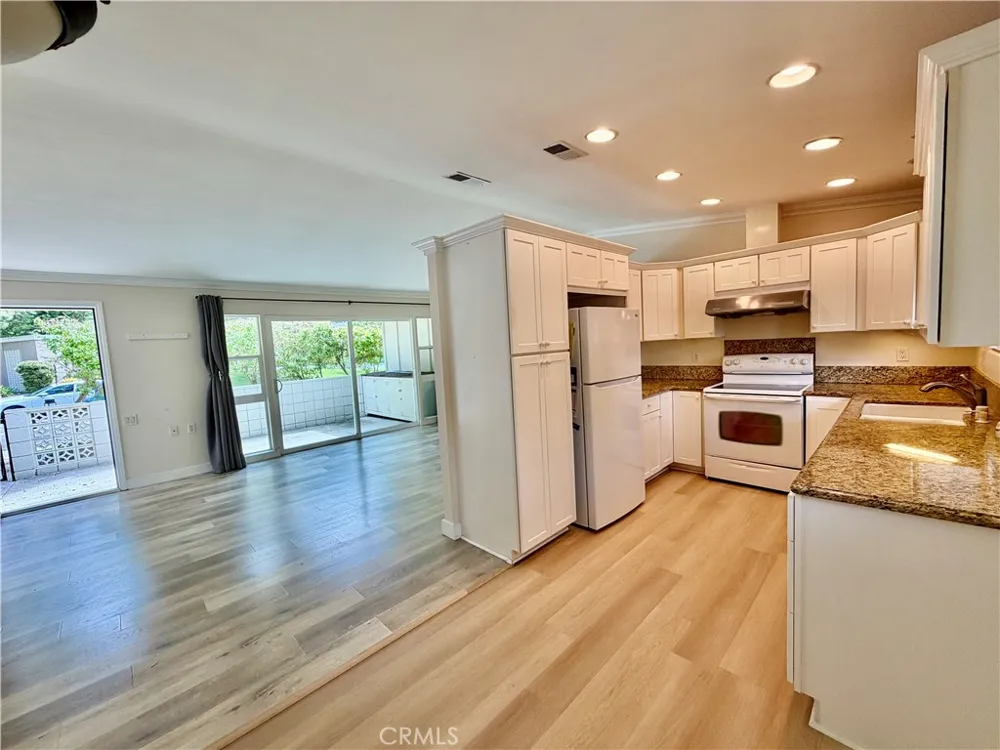 98 Via Estra #C Laguna Woods, CA 92637