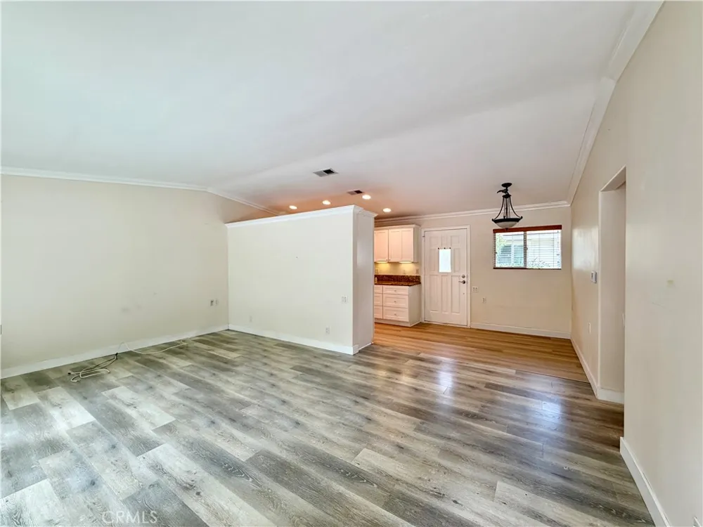 98 Via Estra #C Laguna Woods, CA 92637