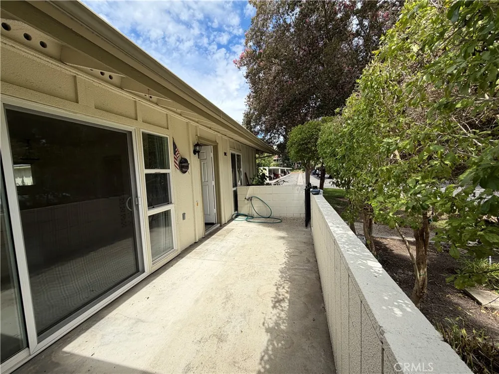 98 Via Estra #C Laguna Woods, CA 92637