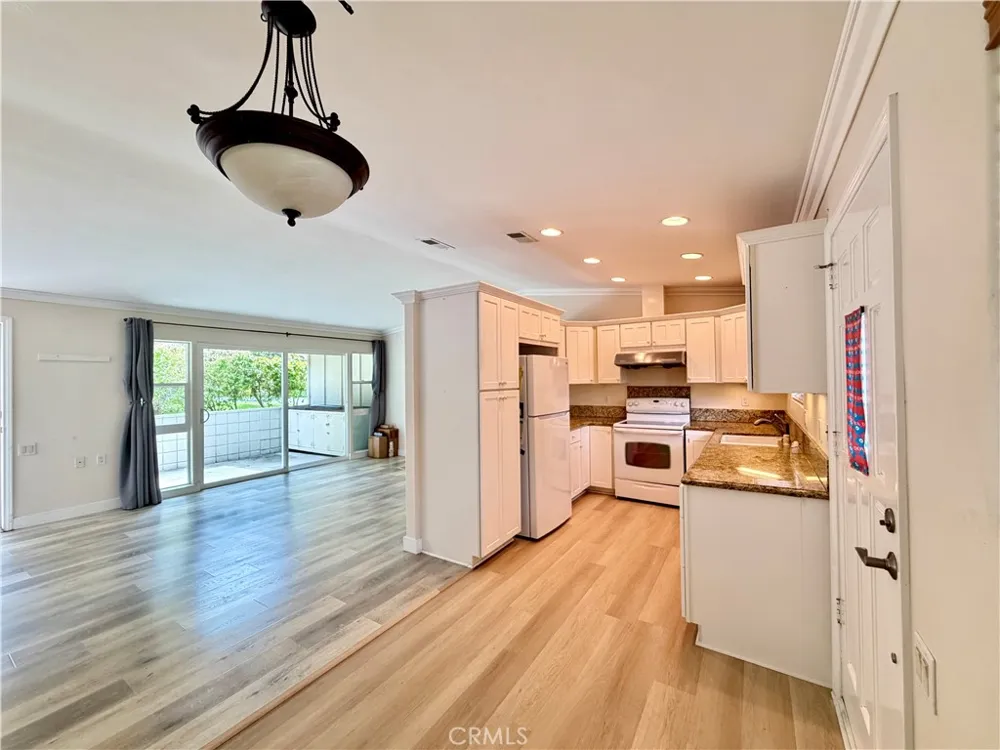 98 Via Estra #C Laguna Woods, CA 92637