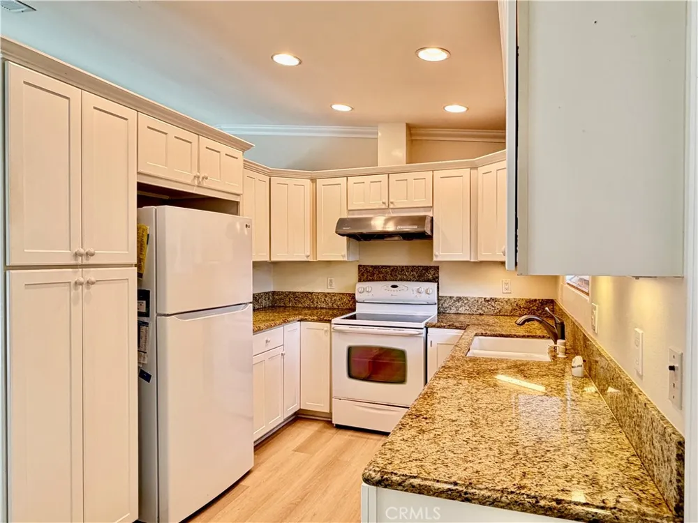 98 Via Estra #C Laguna Woods, CA 92637