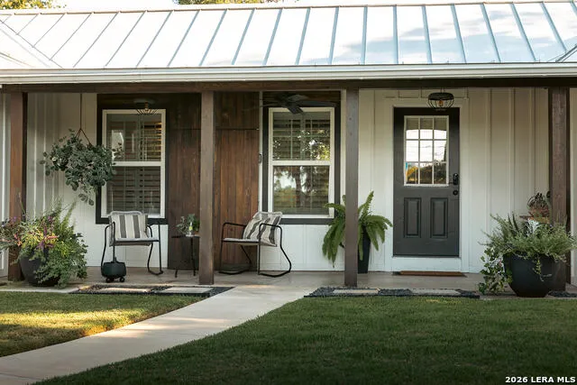 903 FRONT ST Comfort, TX 78013
