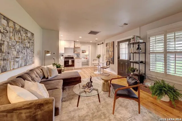 903 FRONT ST Comfort, TX 78013