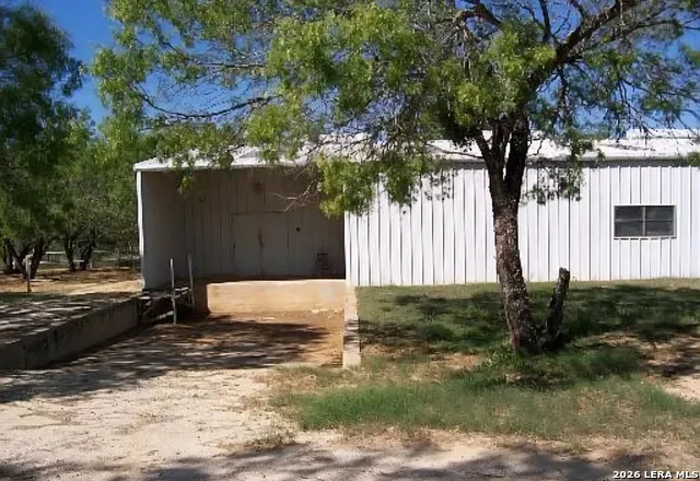 2544 State Highway 97 Floresville, TX 78114