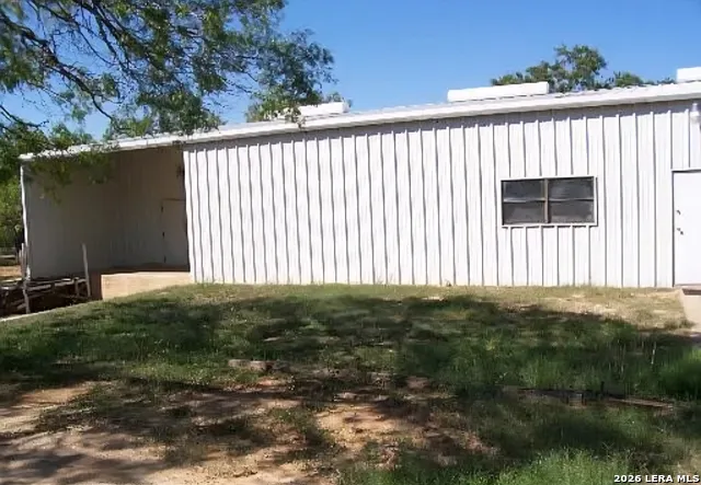 2544 State Highway 97 Floresville, TX 78114