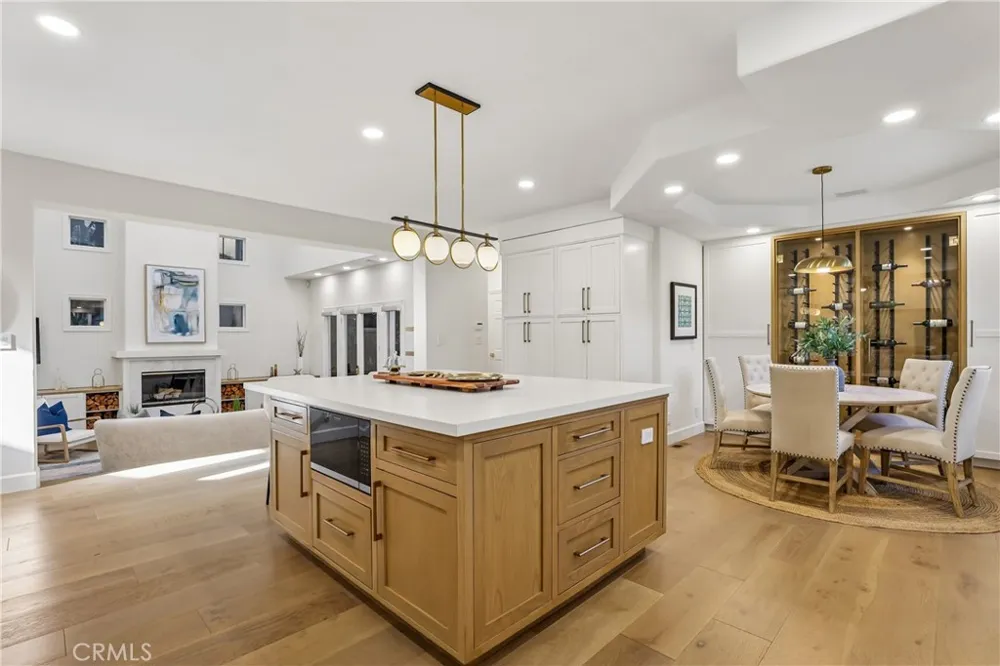2300 John Street Manhattan Beach, CA 90266