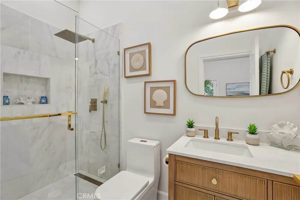 2300 John Street Manhattan Beach, CA 90266