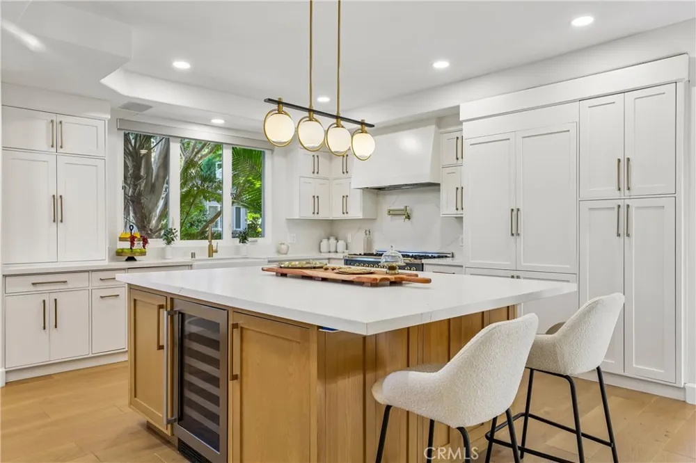 2300 John Street Manhattan Beach, CA 90266