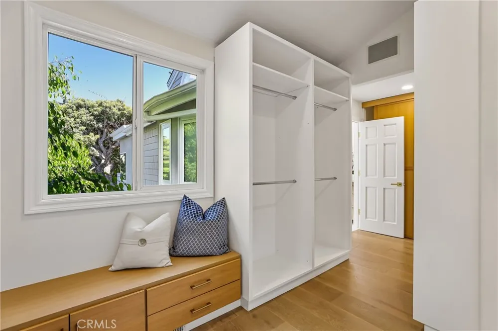 2300 John Street Manhattan Beach, CA 90266