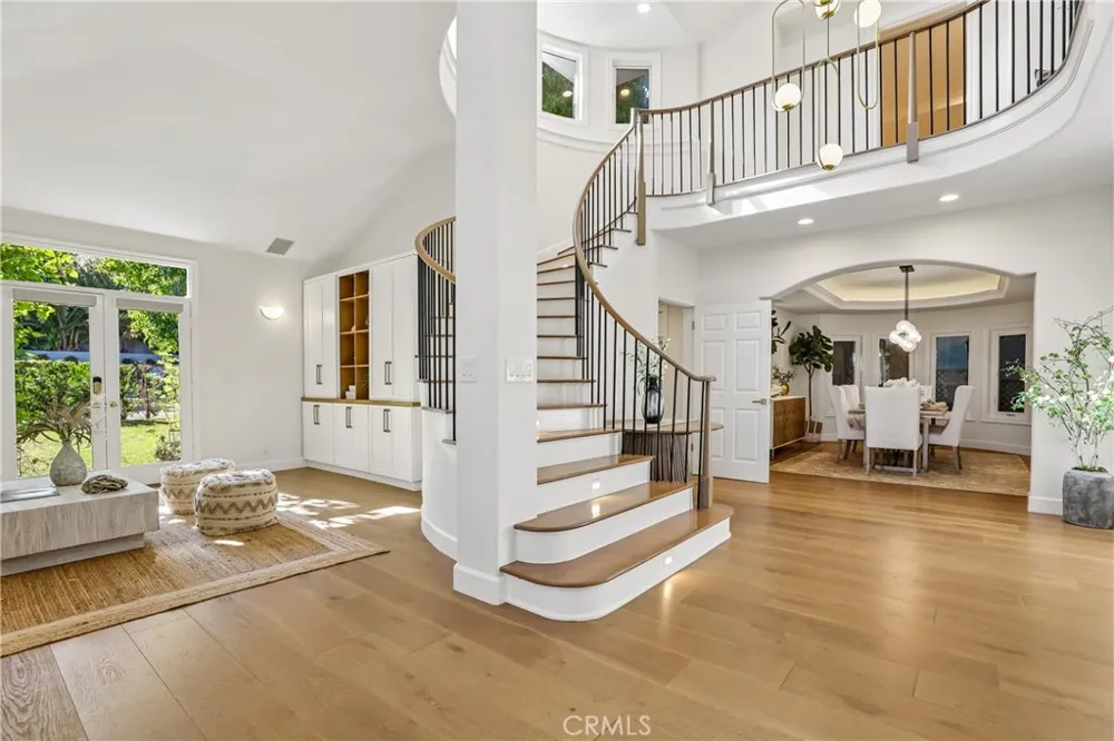 2300 John Street Manhattan Beach, CA 90266