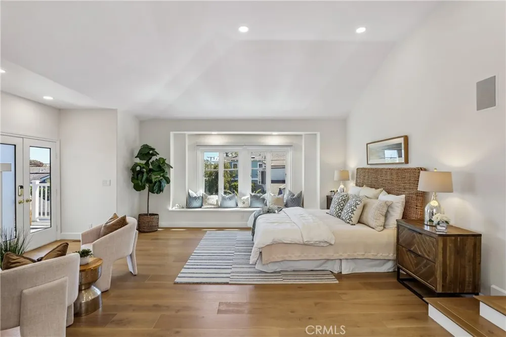 2300 John Street Manhattan Beach, CA 90266