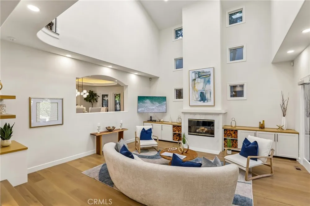 2300 John Street Manhattan Beach, CA 90266
