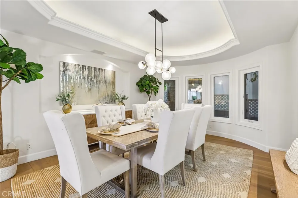 2300 John Street Manhattan Beach, CA 90266