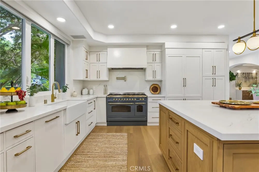 2300 John Street Manhattan Beach, CA 90266
