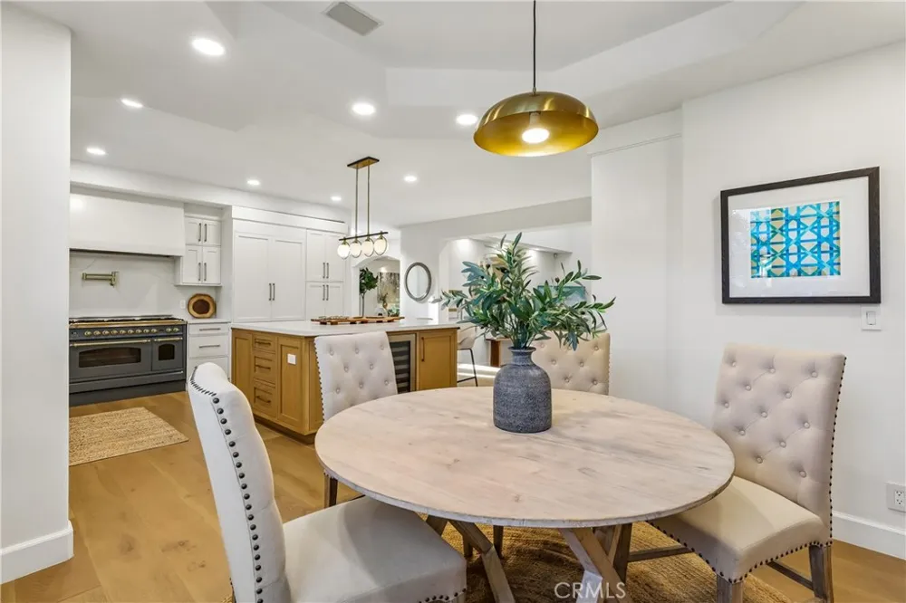 2300 John Street Manhattan Beach, CA 90266