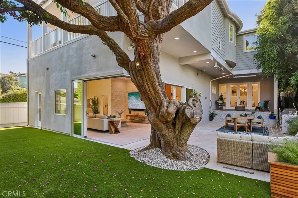 2300 John Street Manhattan Beach, CA 90266