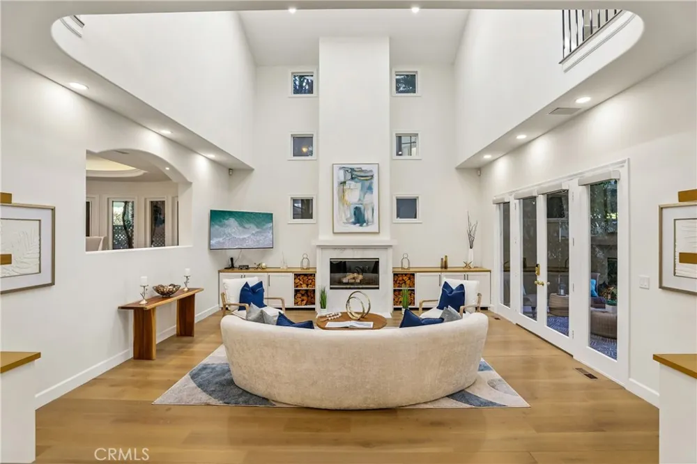 2300 John Street Manhattan Beach, CA 90266