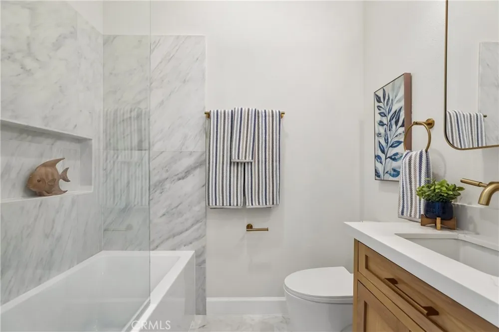 2300 John Street Manhattan Beach, CA 90266