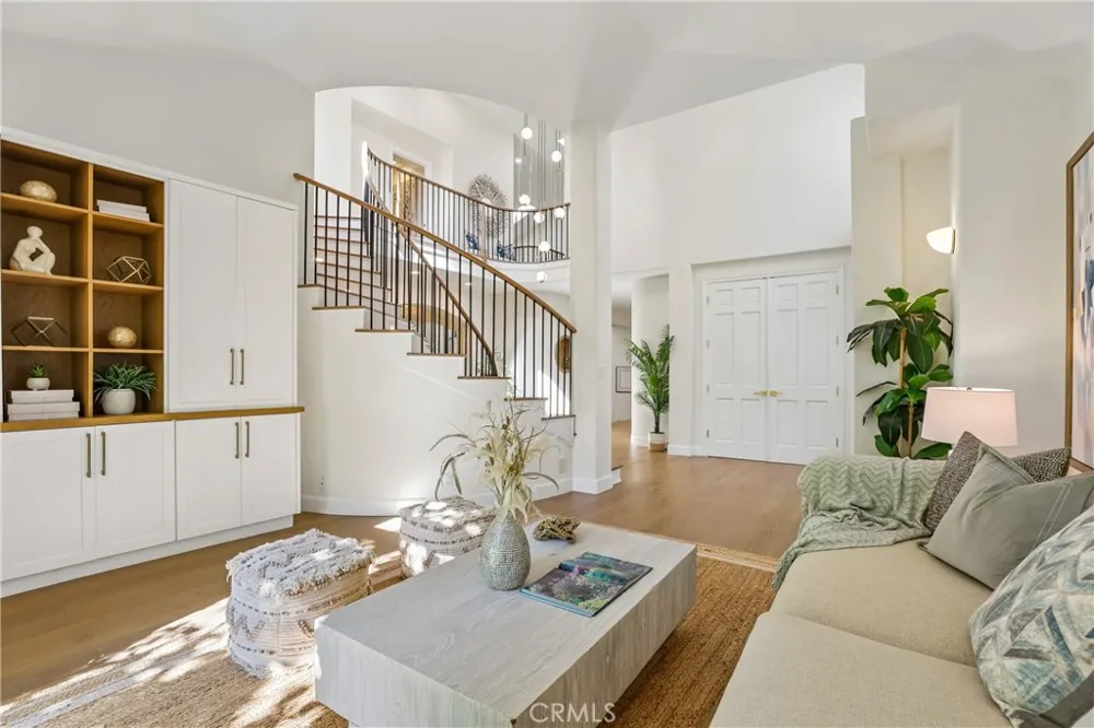 2300 John Street Manhattan Beach, CA 90266