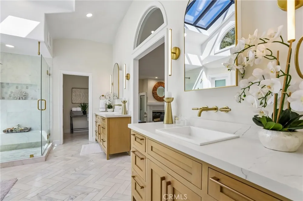 2300 John Street Manhattan Beach, CA 90266