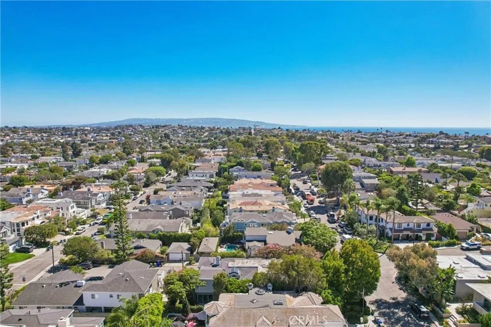 2300 John Street Manhattan Beach, CA 90266