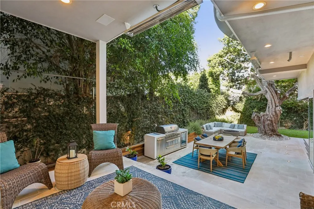 2300 John Street Manhattan Beach, CA 90266