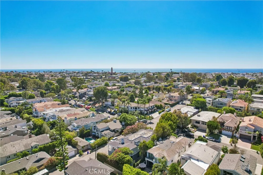 2300 John Street Manhattan Beach, CA 90266