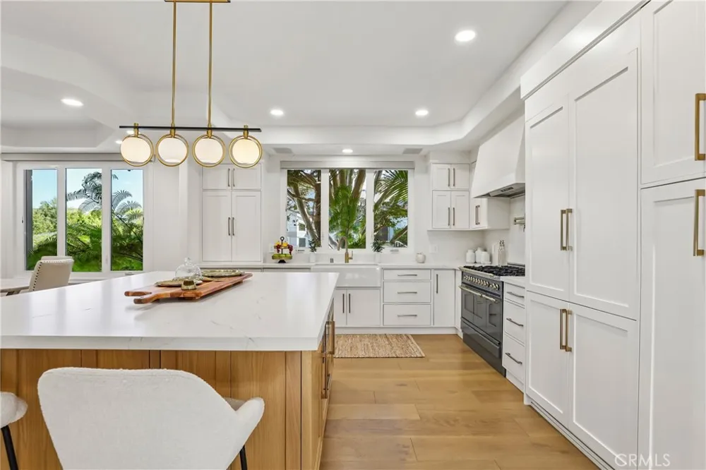 2300 John Street Manhattan Beach, CA 90266