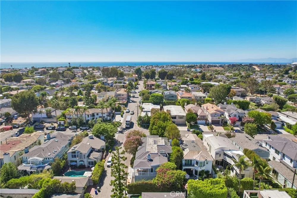 2300 John Street Manhattan Beach, CA 90266