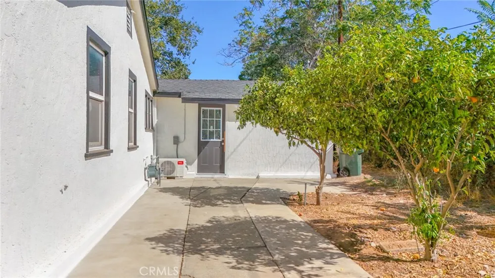 10545 54th Jurupa Valley, CA 91752