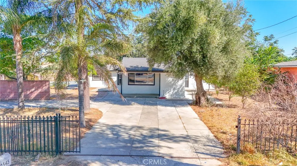 10545 54th Jurupa Valley, CA 91752