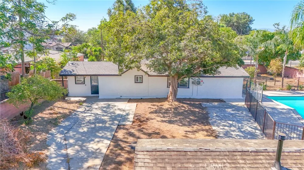 10545 54th Jurupa Valley, CA 91752