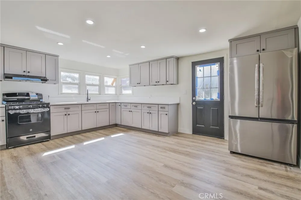 10545 54th Jurupa Valley, CA 91752