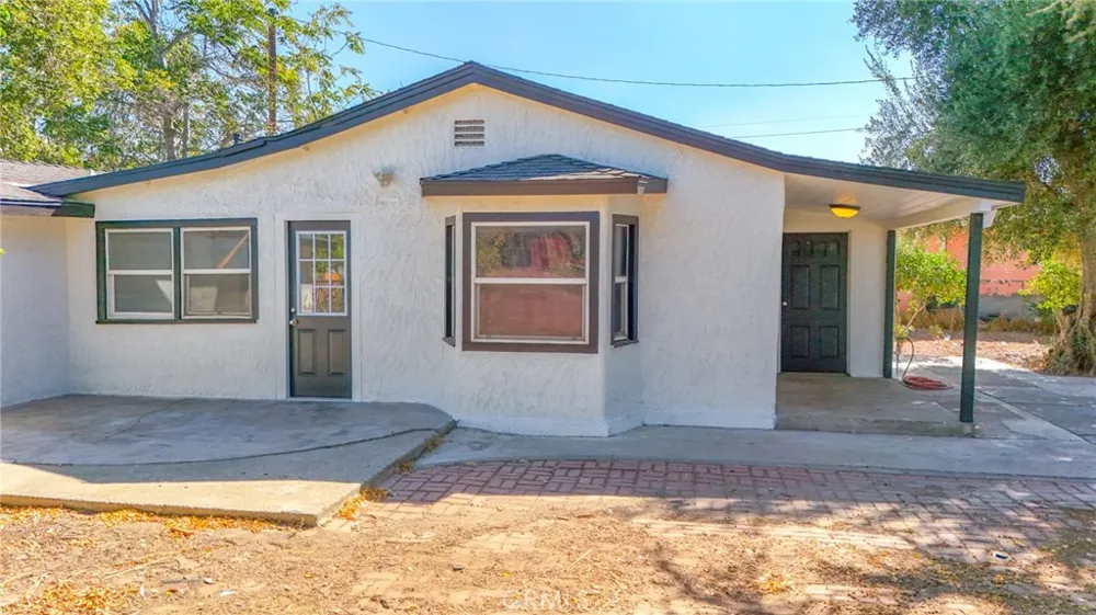 10545 54th Jurupa Valley, CA 91752
