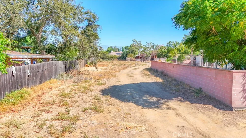 10545 54th Jurupa Valley, CA 91752