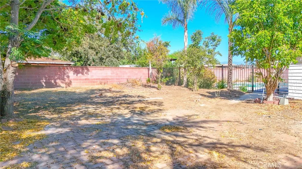 10545 54th Jurupa Valley, CA 91752