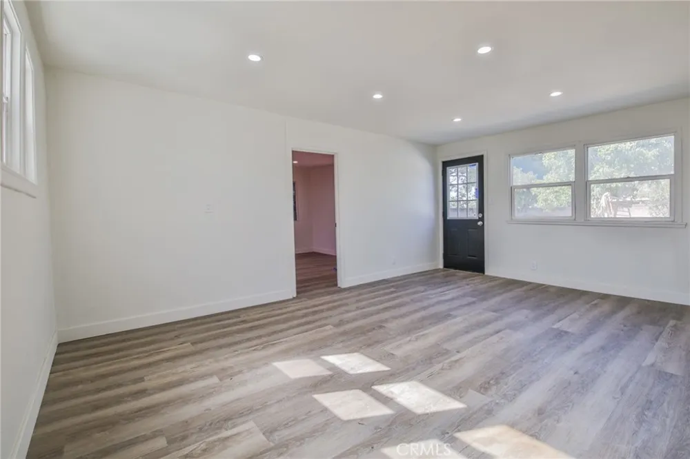 10545 54th Jurupa Valley, CA 91752