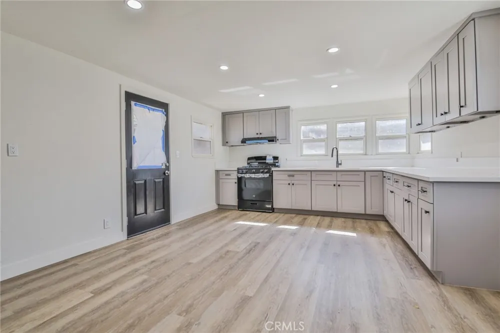 10545 54th Jurupa Valley, CA 91752
