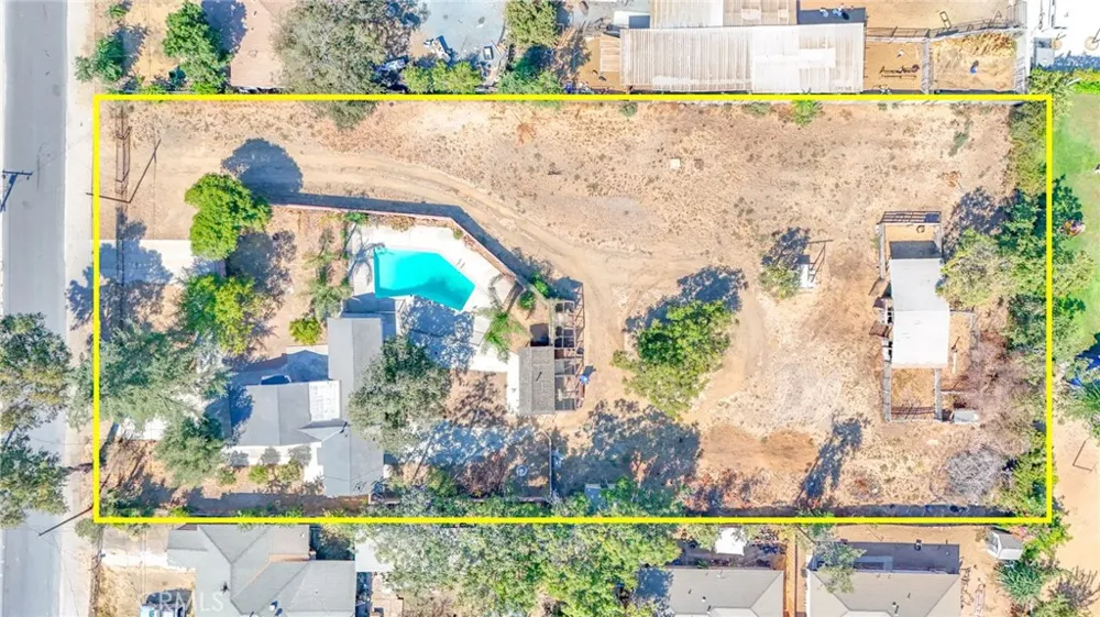 10545 54th Jurupa Valley, CA 91752
