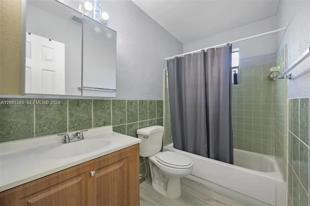 3530 65th Ave Hollywood, FL 33024