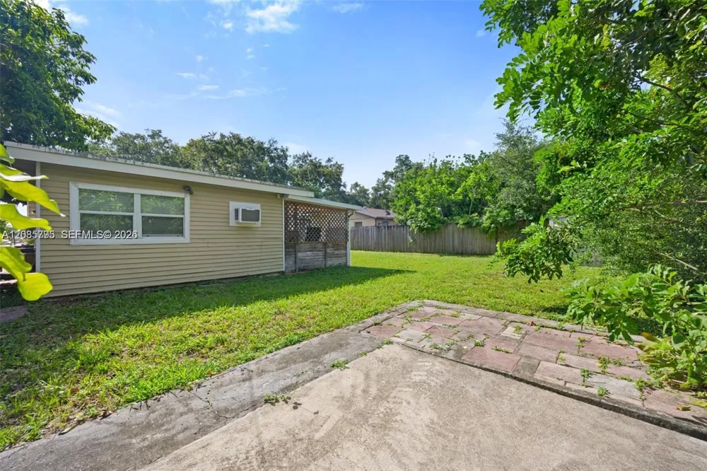 3530 65th Ave Hollywood, FL 33024