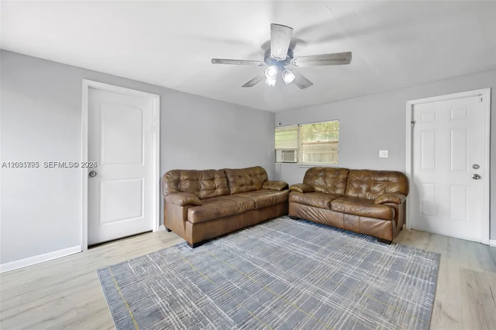 3530 65th Ave Hollywood, FL 33024